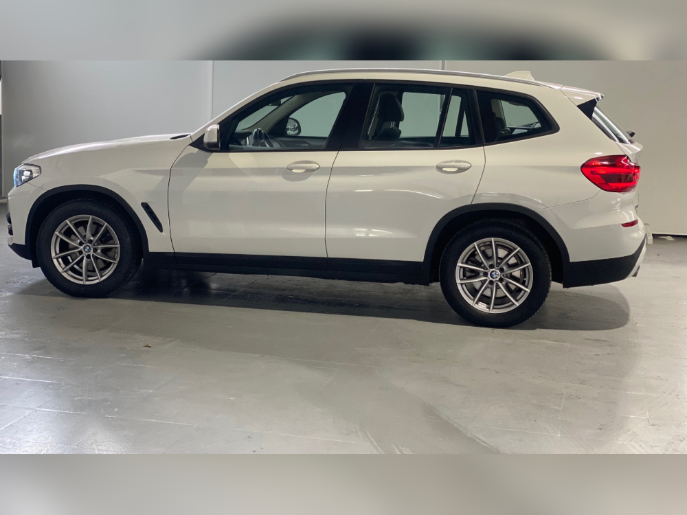 BMW Serie X3 sDrive18d foto 2