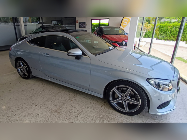 Mercedes-Benz Clase C Coupe C 220 d (205.304) foto miniatura