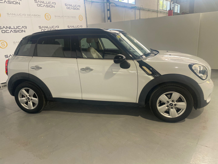 MINI COUNTRYMAN Cooper D foto miniatura