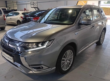 Mitsubishi - Outlander